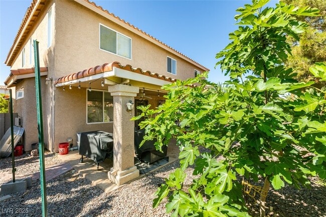 Building Photo - 1048 Painted Daisy Ave