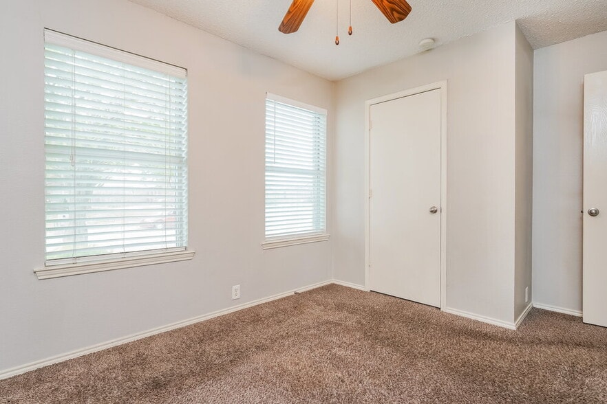 Building Photo - 1514 Wavecrest Dr