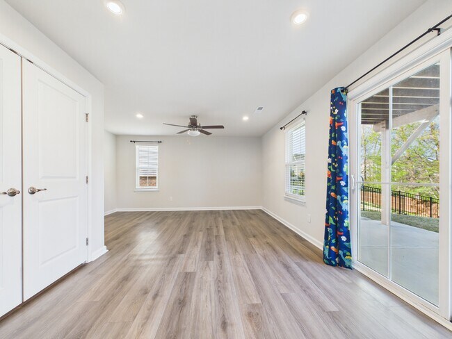 Building Photo - 2617 Grantham Place Dr