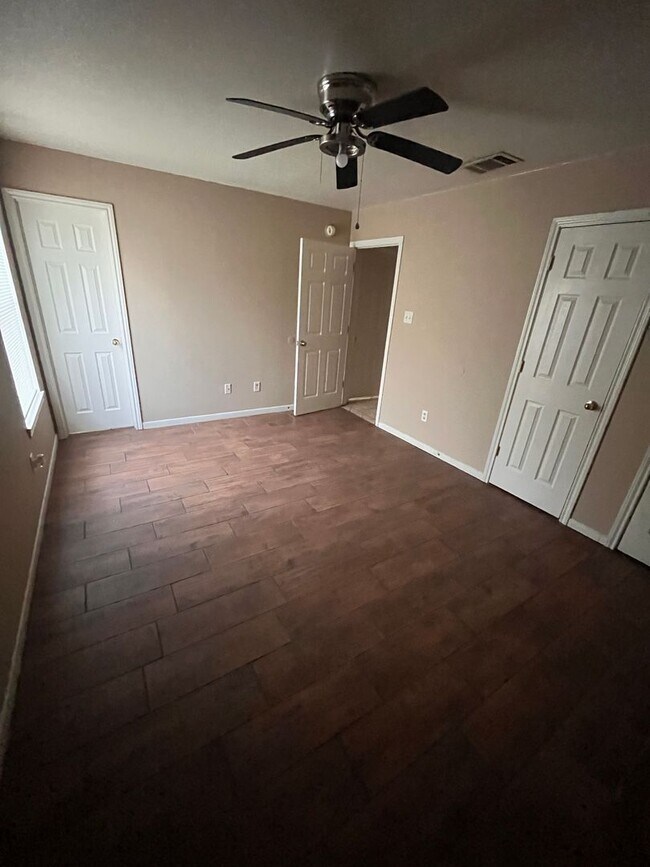 Building Photo - 3302 Alicante Ct