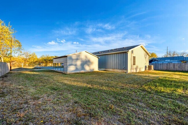 Building Photo - 1303 Aransas St