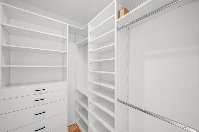 Building Photo - LUX 3BD, 5BA Modern Townhome at 9th & CO Near Congress Park