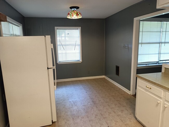 Building Photo - 340 West Dr