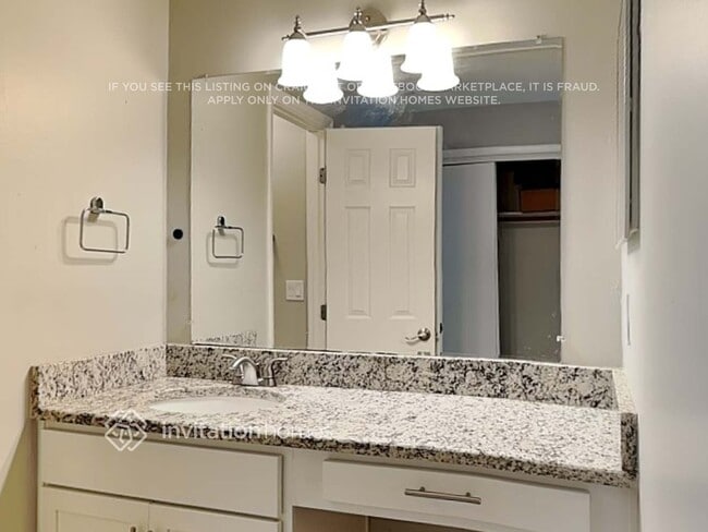 Building Photo - 517 Eastport Dr