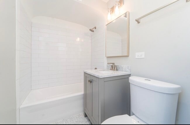 Building Photo - 6601 N Sioux Ave