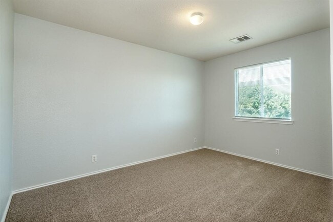 Building Photo - 14312 Cummins Way