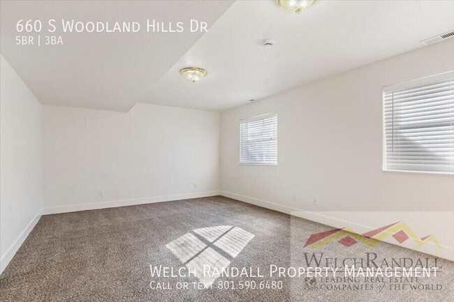 Building Photo - Spacious Single-Family Home in Woodland Hills