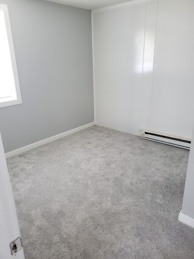 Studio - Remodeled Bedroom - 502 W Market St