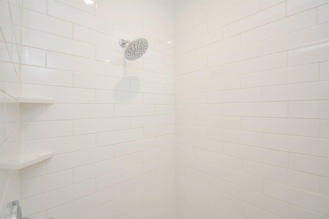 Building Photo - 5410 Holly Hvn Ct