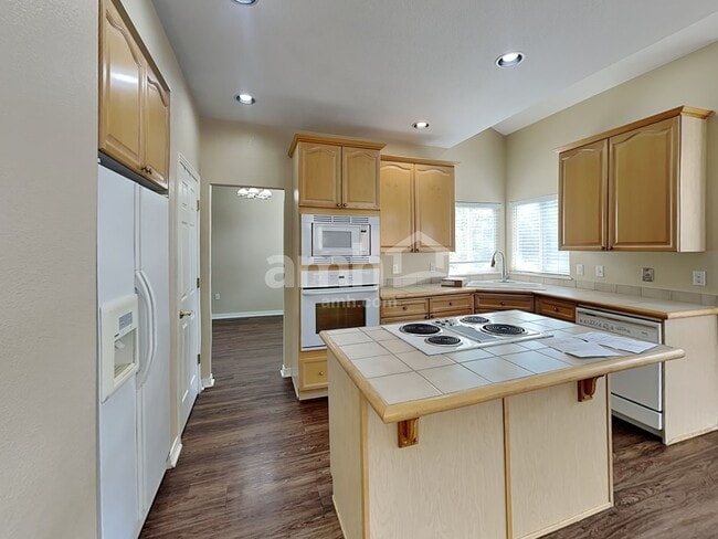 Building Photo - 4244 Lark Sparrow St