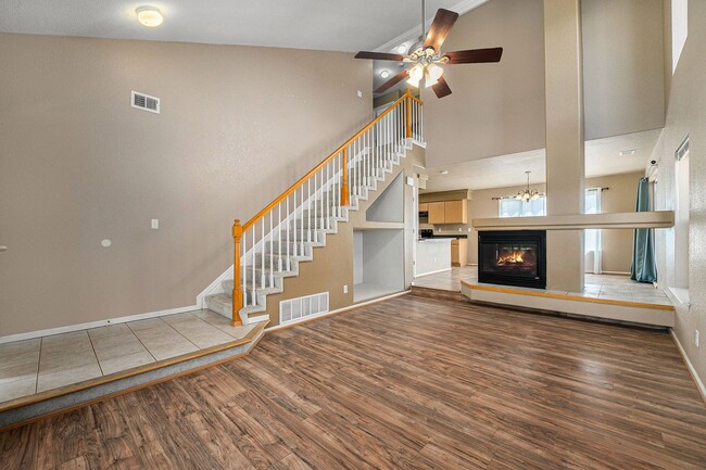 Building Photo - Exceptionally Maintained 2-Story Home in G...