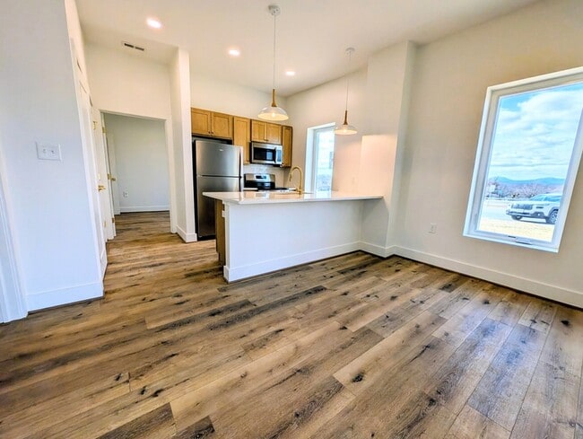 Building Photo - 5900 Fort Ave