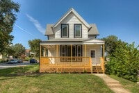 Building Photo - 5 Bedroom 2.5 Bath Midtown Home