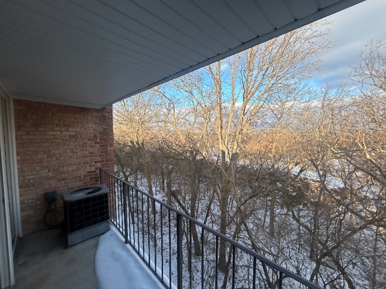 Building Photo - 5760 Abbey Dr