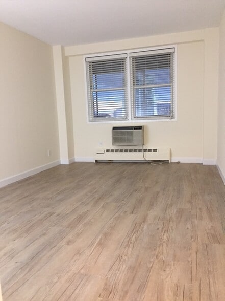 Air conditioner - 444 Bedford Street