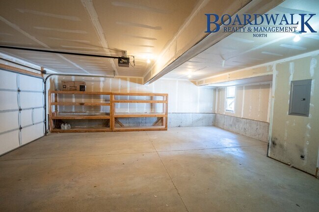 Building Photo - 4 Bed Home in Quiet S. Weber Neighborhood Near Park