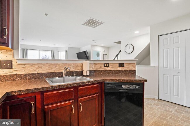 Building Photo - 2028 Berkeley Dr