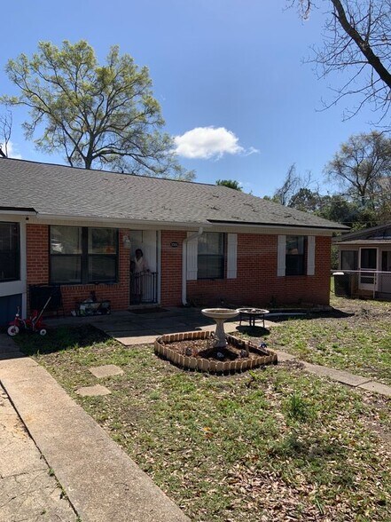 Building Photo - 3501 Sunnyside Dr