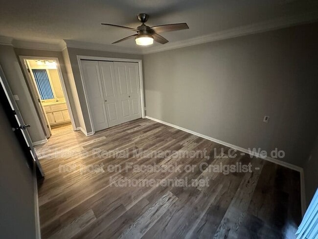 Building Photo - 12013 W 58th Pl