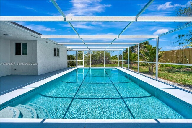 Building Photo - 9125 SE Karin St