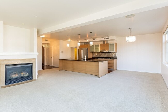 Building Photo - Stunning 2 Bedroom 2 Bath condo, with 2 Parking spots in the heart of vibrant Kirkland for Rent