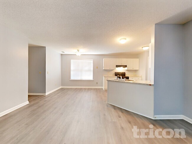 Building Photo - 22 Kingsway Rd