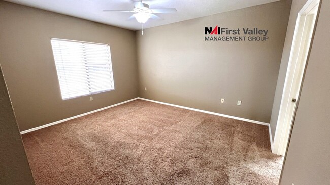 Building Photo - *****Half off First Months Rent ***** 3 Be...