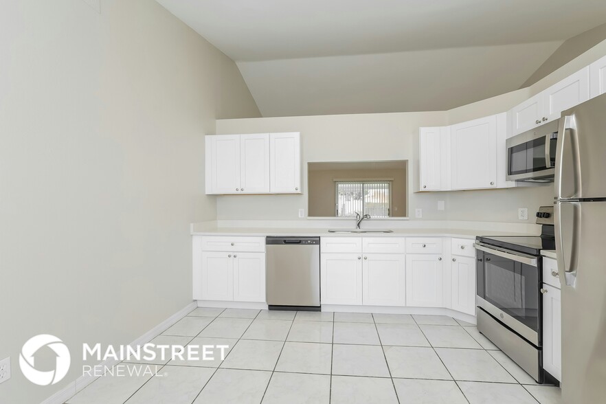 Building Photo - 807 Savona Pl