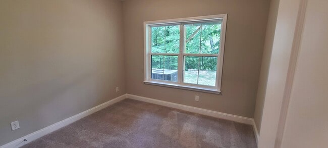 Building Photo - 4560 Mikajack Dr SE