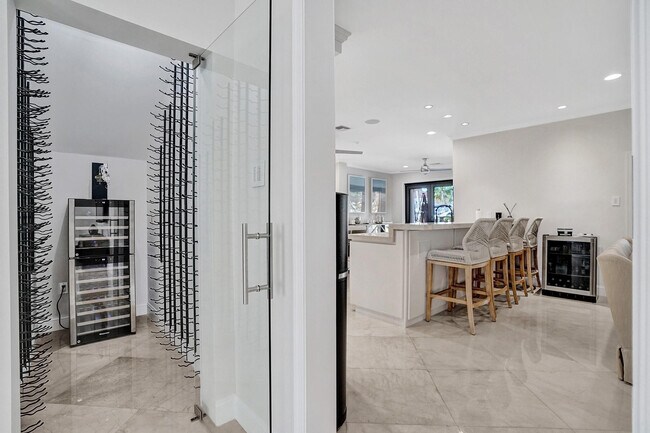 Building Photo - 73 Nurmi Dr