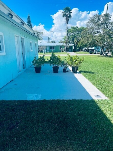 Building Photo - 1400 Binney Dr