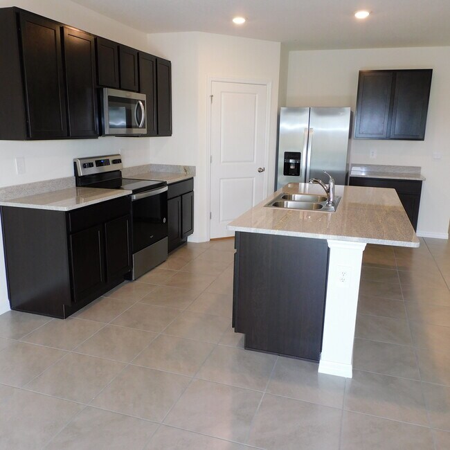 Building Photo - 17329 Reserva Dr