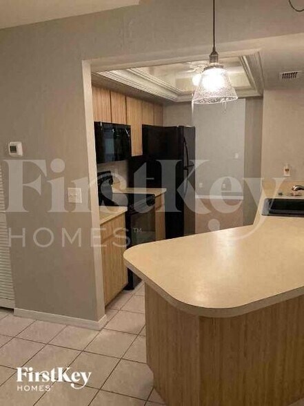 Building Photo - 9890 Laketree Ct