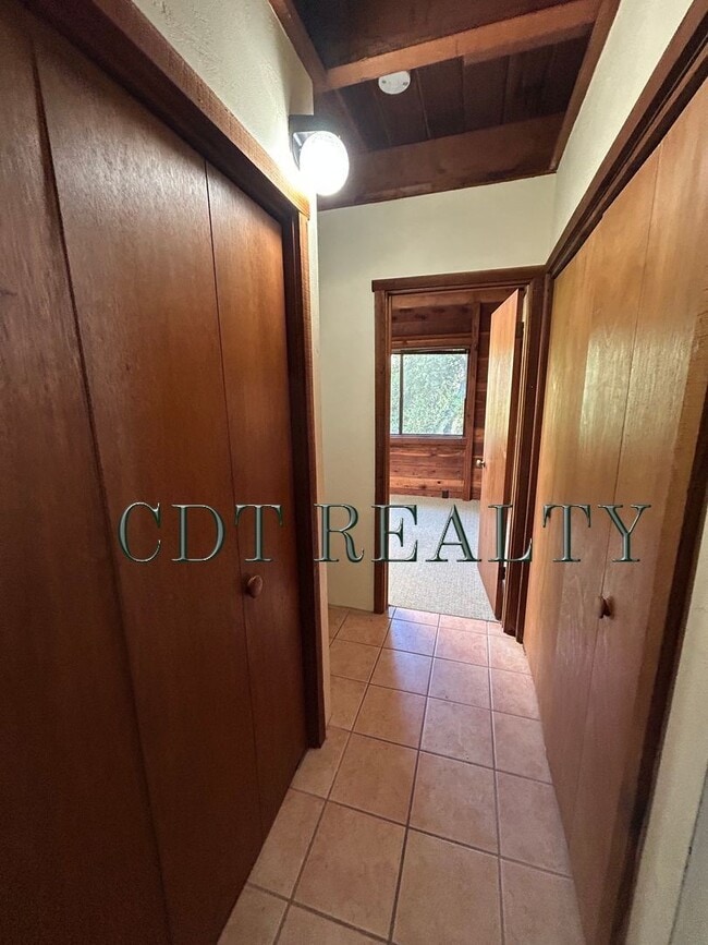 Building Photo - 3BR/ 2BA CARMEL VALLEY RETREAT