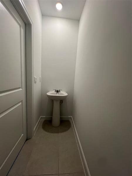 Building Photo - 655 SE Lk Fls St