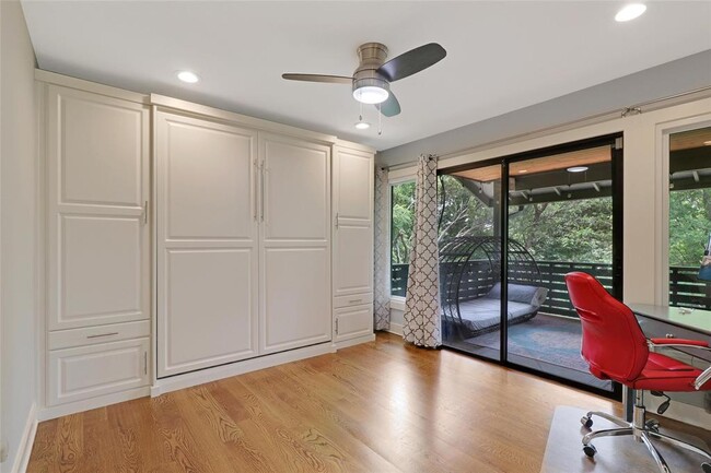 Building Photo - 3801 Laurel Ledge Ln
