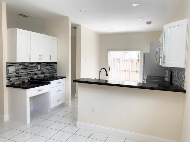Building Photo - 3145 N 37th Ave