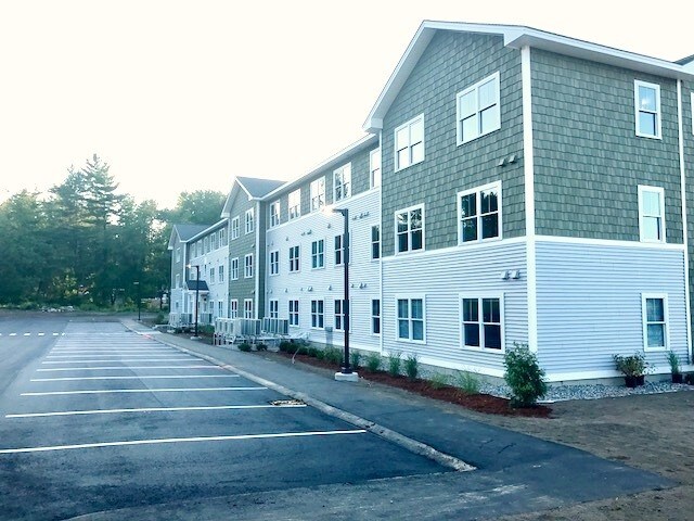 Building Photo - 10 E Ridge Dr