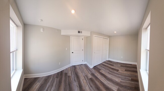 Building Photo - 4630 Umbria St