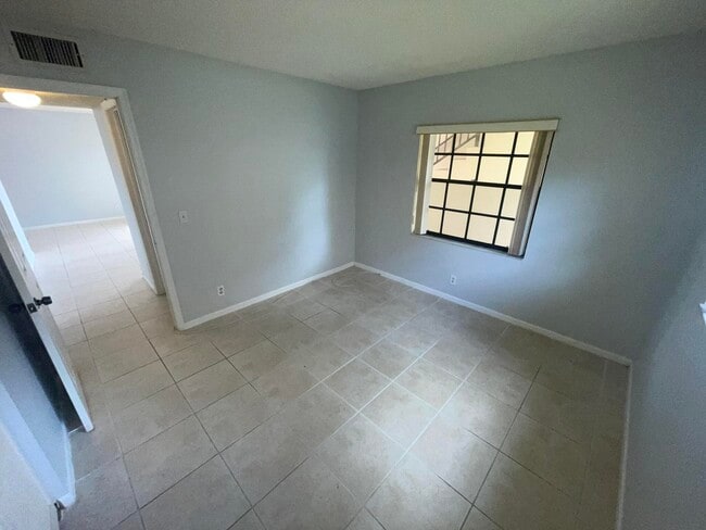 Building Photo - 4185 Oak Terrace Dr