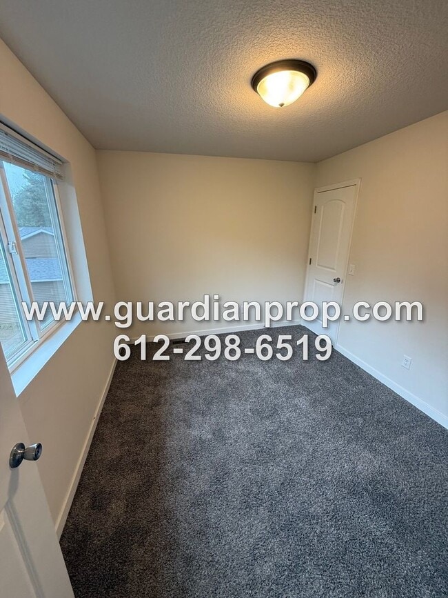 Building Photo - 2024 Built Townhouse Available Now, Open F...