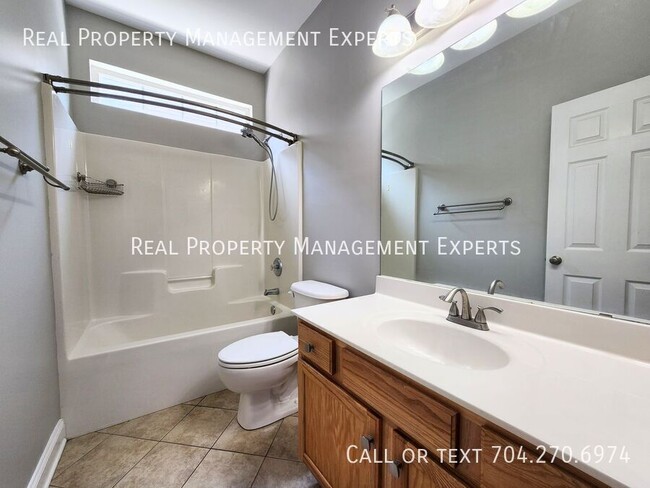 Building Photo - 15606 Seafield Ln