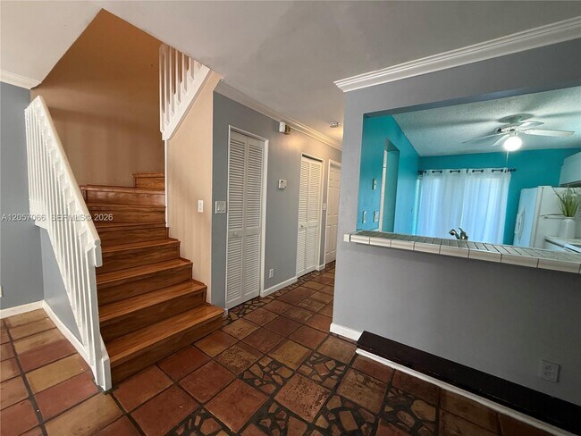 Building Photo - 773 Crystal Lake Dr
