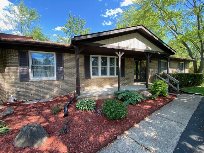 Building Photo - 24694 Creekside Dr