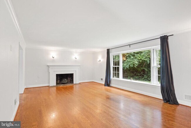 Building Photo - 7732 Canal Ct