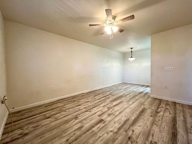 Building Photo - Aeloa Terrace: 2 Bed, 2 Bath Townhome w/ 2 Parking in Kapolei, Pets OK!