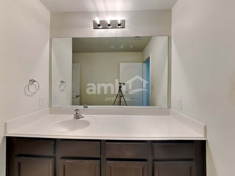 Building Photo - 12318 Commander Dr