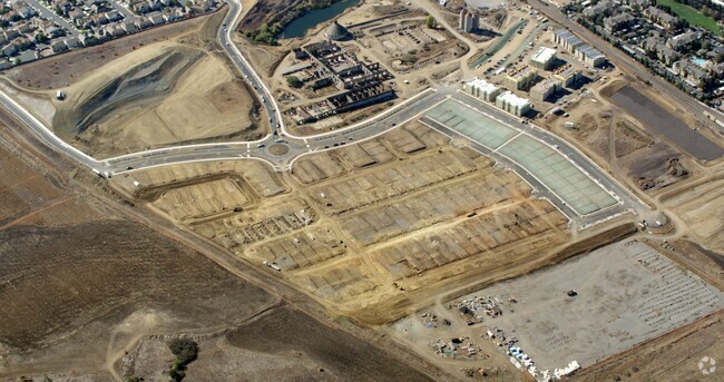 Building Photo - Lemos Pointe at Watson Ranch