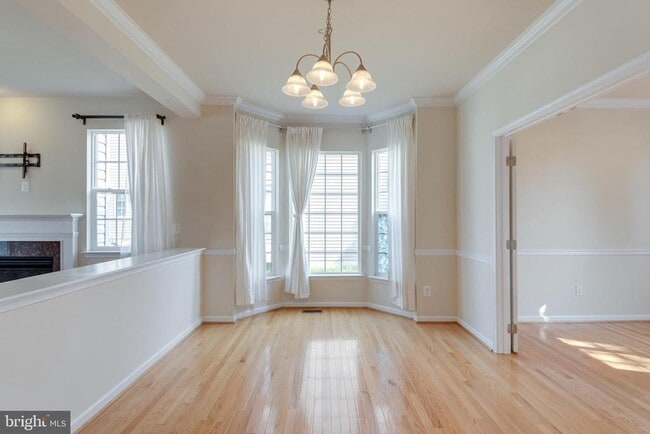 Building Photo - 10424 Goldenrod Dr