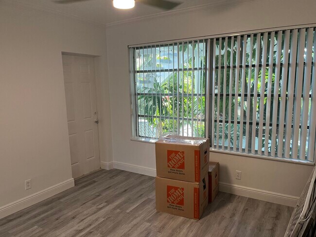 Building Photo - 2748 NE 28th Ave